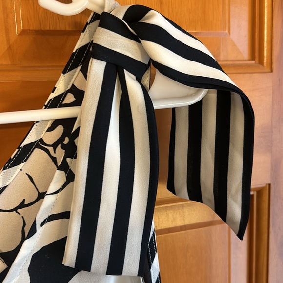 CAbi Style #5731 Shoulder Tie Blouse - Picture 3 of 5